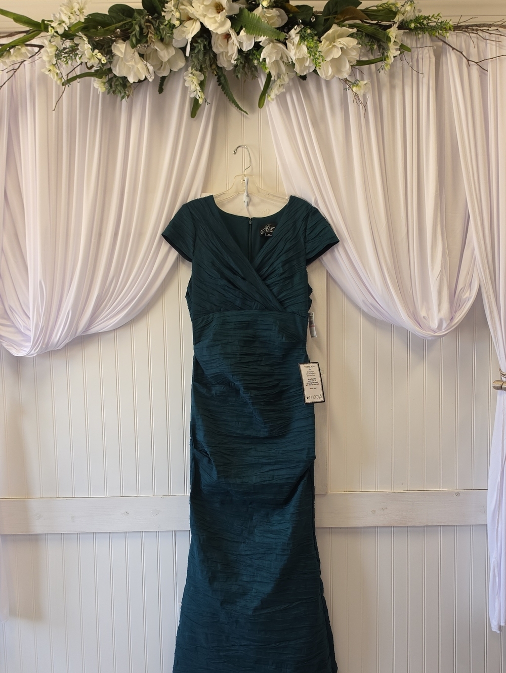 Alex Evenings NWT Emerald Green Crinkle Stretch Taffeta Maxi Gown Dress Size 10